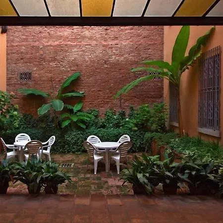 Europa فندق فيرّارا