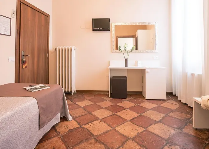 Europa فندق فيرّارا